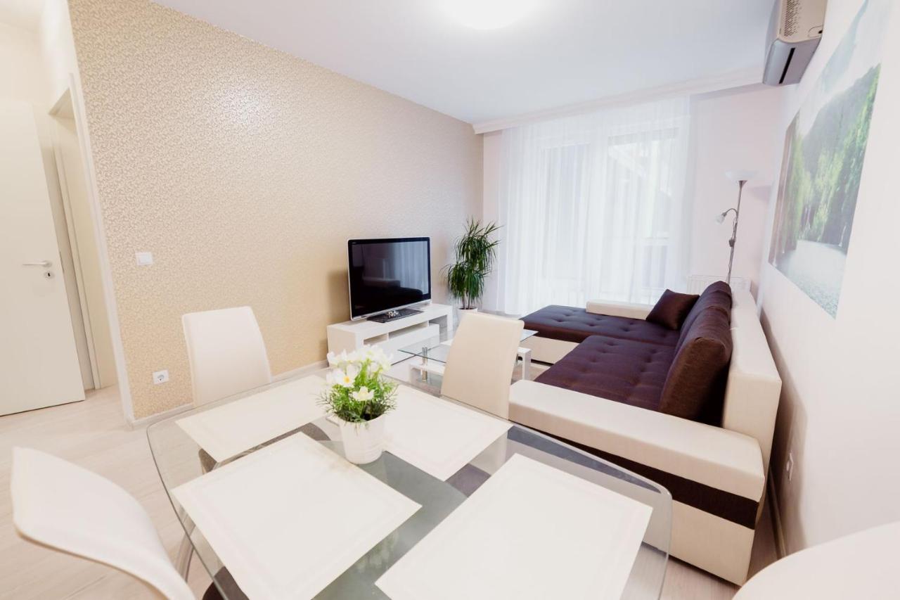 Corvin Promenade With Free Parking Apartment Budapest Luaran gambar