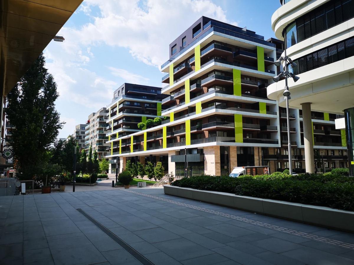 Corvin Promenade With Free Parking Apartment Budapest Luaran gambar