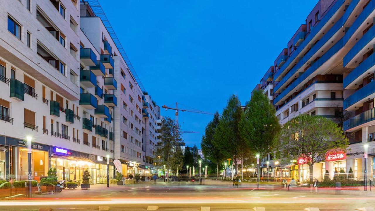 Corvin Promenade With Free Parking Apartment Budapest Luaran gambar
