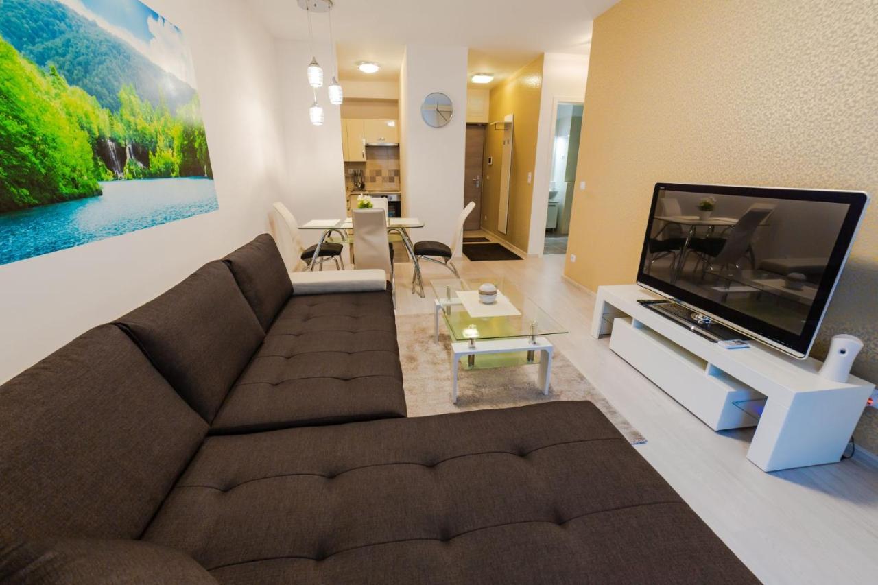 Corvin Promenade With Free Parking Apartment Budapest Luaran gambar